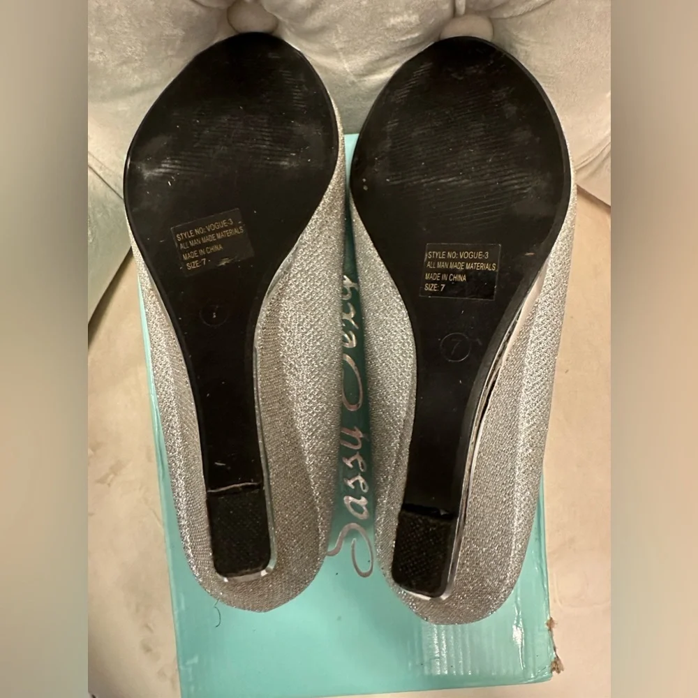 Sassy sexy silver peep